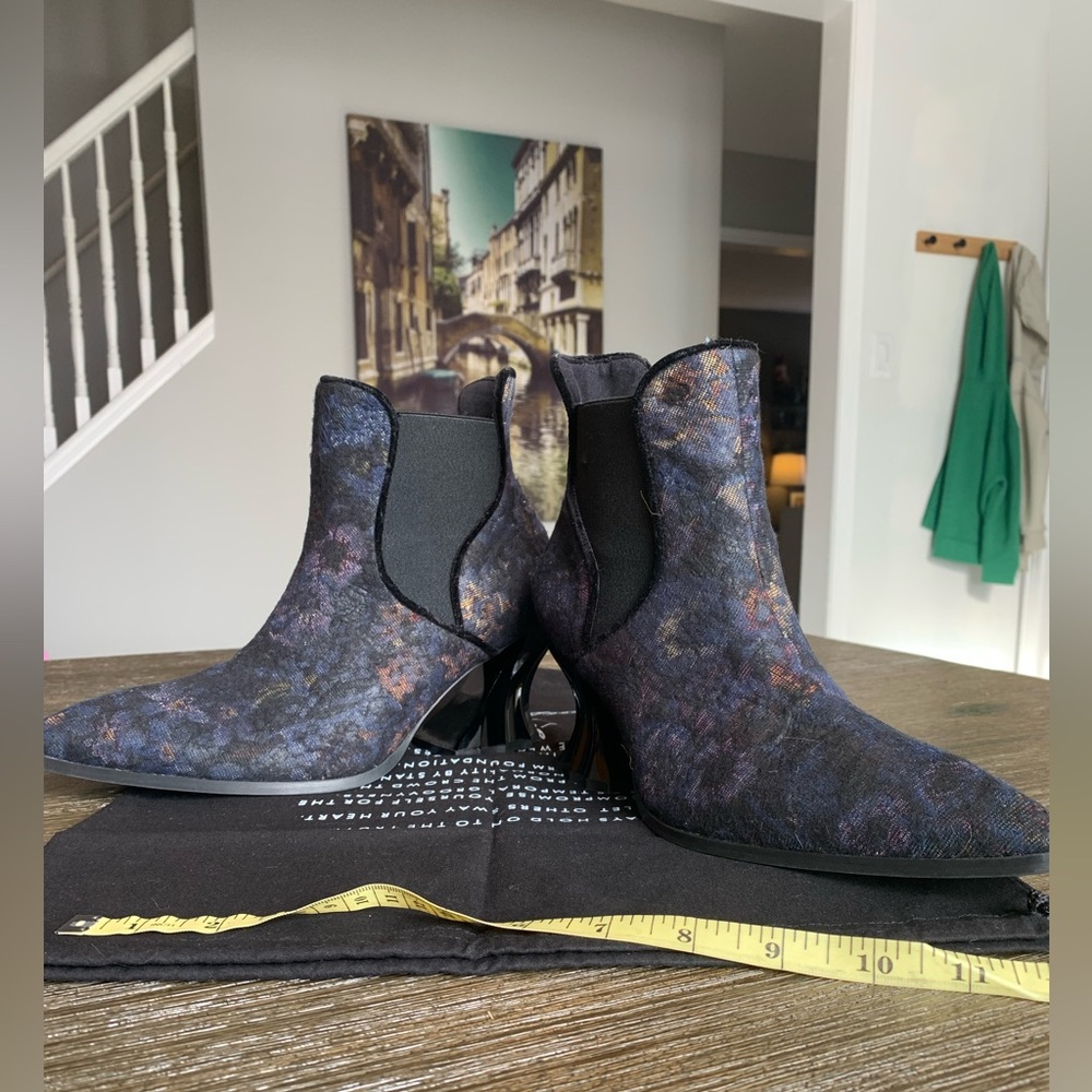 John Fluevog 10.5 Dark Floral Heeled Boots - Picture 6 of 14